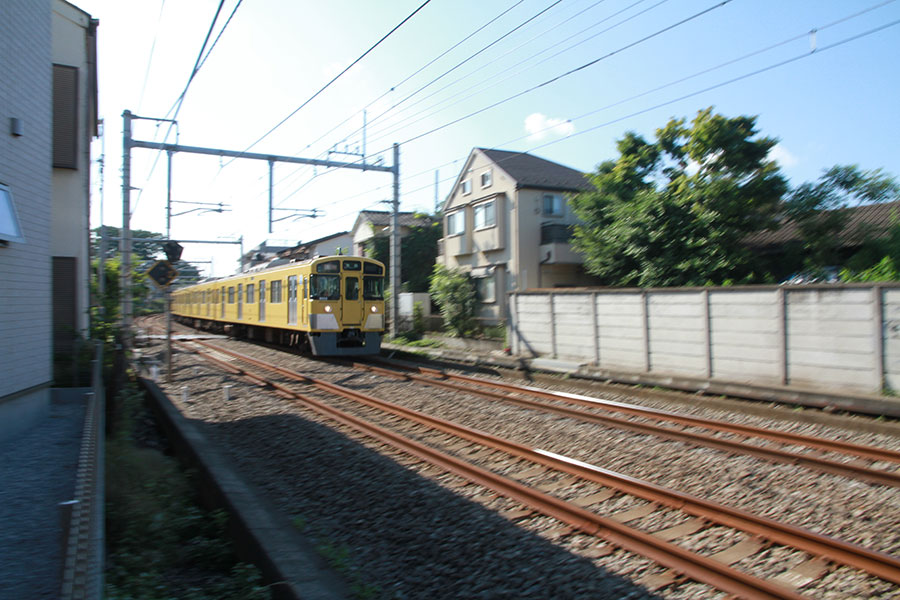 線路脇の一軒家の防音対策工事