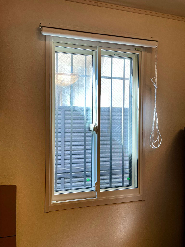 まどまどを設置した窓