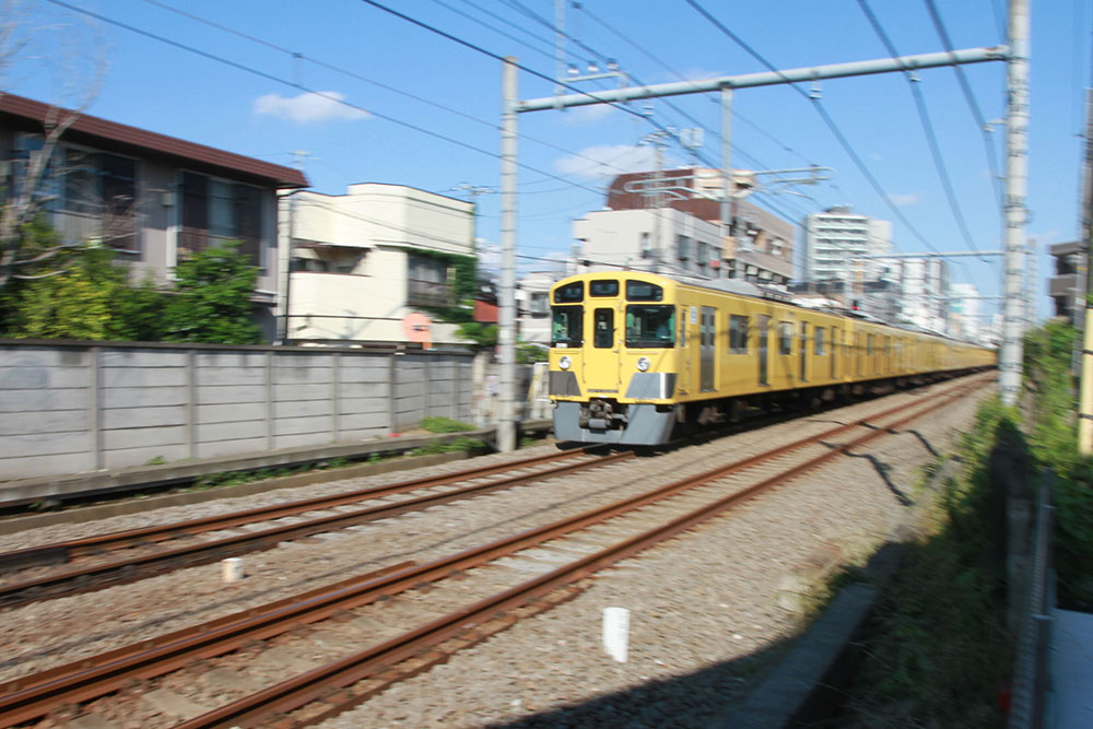 窓から漏れる音の中でも相談の多い電車の騒音